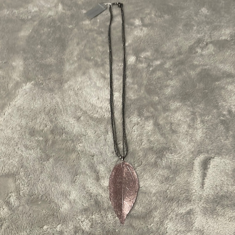 NEW Rose Color Leaf Necklace